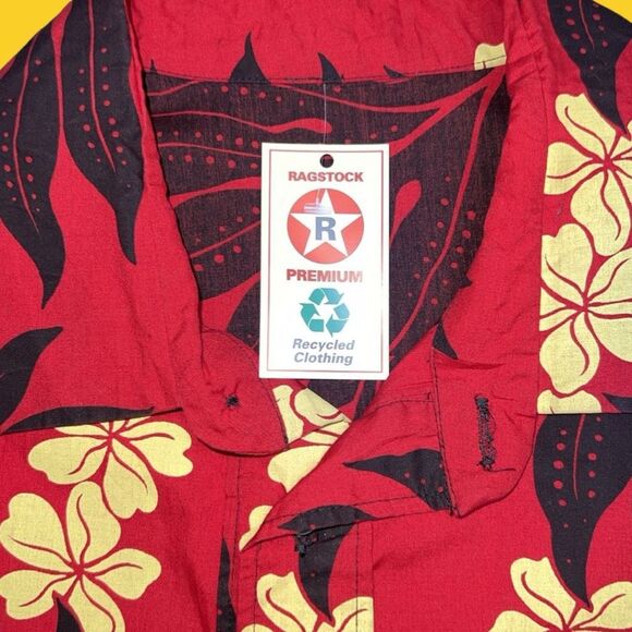 NWT Ragstock Red Hawaiian Short Sleeve Button Up Shirt #12 - Picture 2 of 4